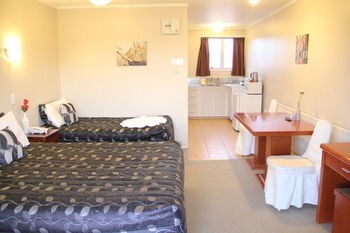 Gateway International Motel