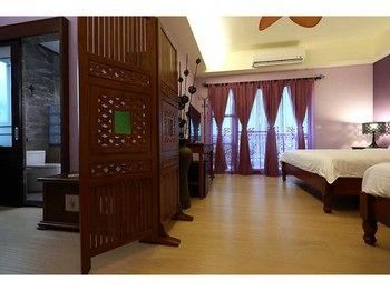 Lagerstoemia Spec Iosa Bed And Breakfast