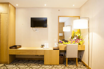Iris Hotel