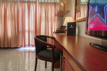 Sunny Hotel