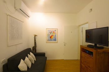 Apartamento Hatzmaot - Bat Yam