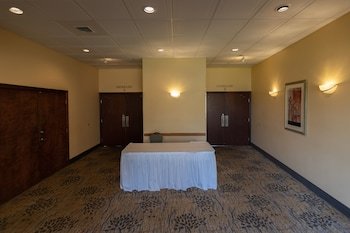 Hotel Red Lion River Inn