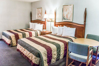 Hotel Econo Lodge & Suites