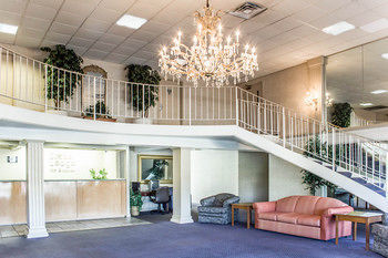 Hotel Econo Lodge & Suites