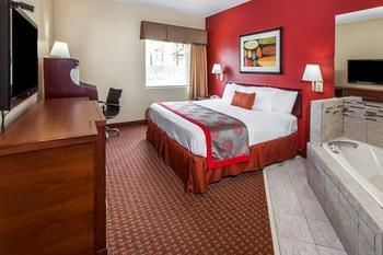 Hotel Ramada Locust Grove