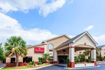 Hotel Ramada Locust Grove