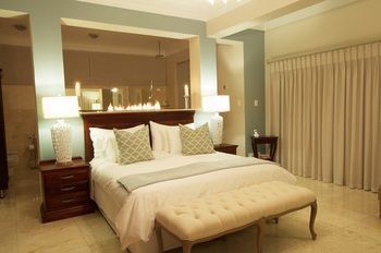 Island Way Villa