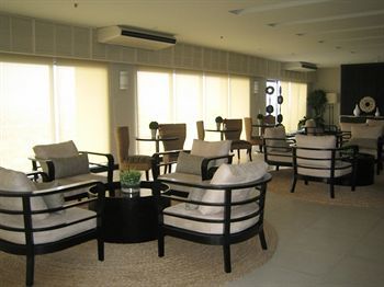 Aparthotel Home Edge Accommodations @ Tivoli Garden Residences