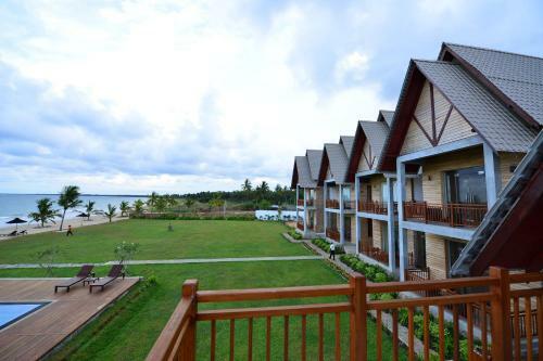 Hotel Laya Waves