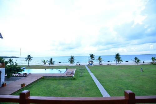 Hotel Laya Waves