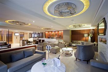 S Aura Hotel