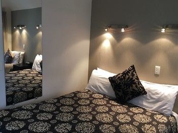 Cable Court Motel