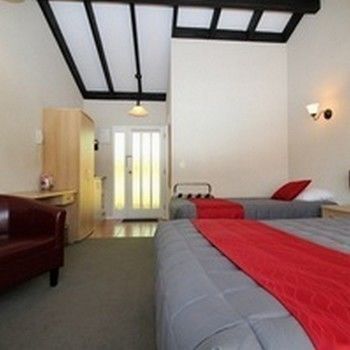 Aztec Motel