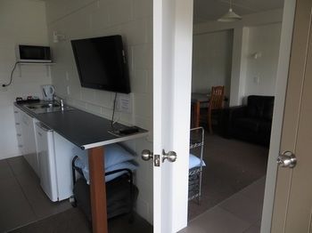 Central Court Motel