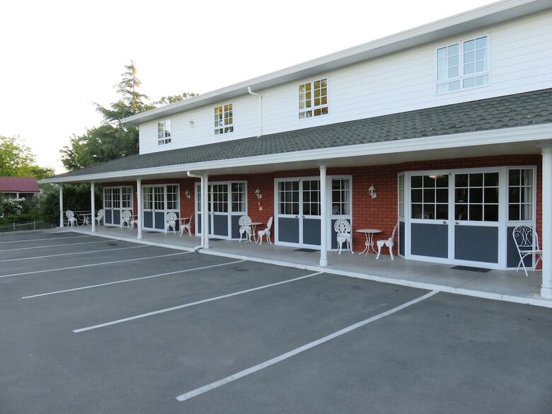 Hotel Admirals Motor Lodge