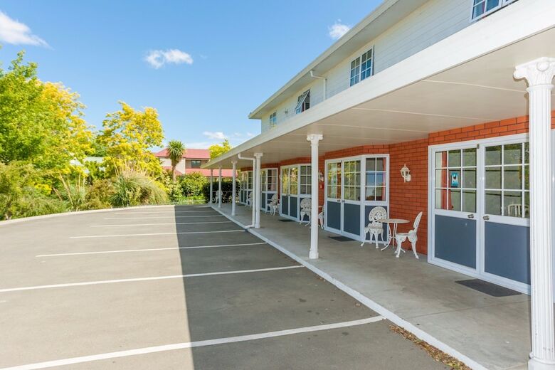 Hotel Admirals Motor Lodge