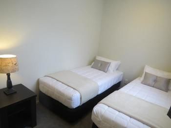 Ellena Court Motel