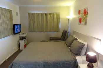 Athena Motel & Apartments