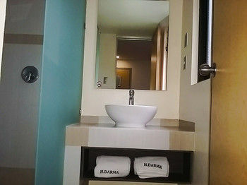 Hotel Dharma