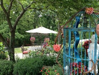 Bed & Breakfast Red Bud Manor