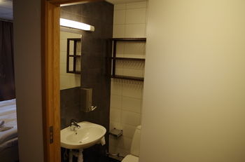 Spoton Hostel & Sportsbar