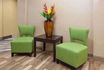 Holiday Inn Express Hotel & Suites Fort Dodge