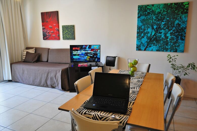 Uvas Apartments