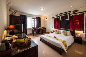 Red Hibiscus Hotel