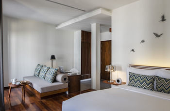 The Aviary Hotel