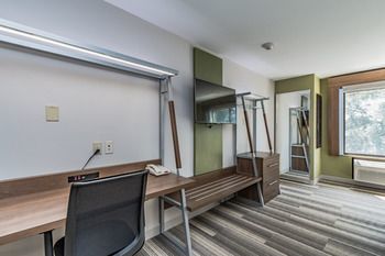Holiday Inn Express Hotel & Suites South Bend