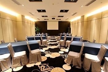 New Beacon Luguang International Hotel