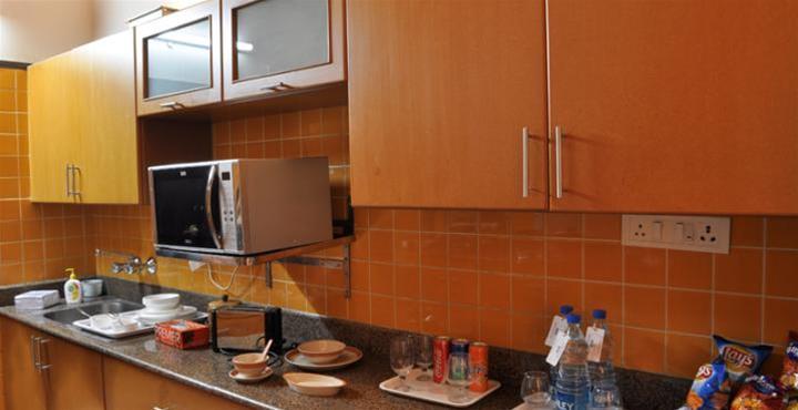 Hotel Sterling Suites Langford Town
