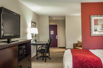 Hotel Comfort Suites Bloomington