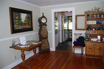 Bed & Breakfast Country Willows Inn