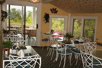 Bed & Breakfast Country Willows Inn