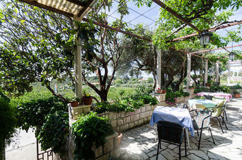 Hotel Guesthouse Moreti?