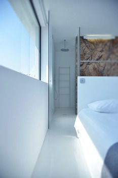 Lok�l Hotel