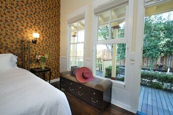 Bed & Breakfast Brannan Cottage Inn