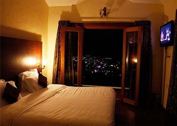 Hotel Berry Hills Resort