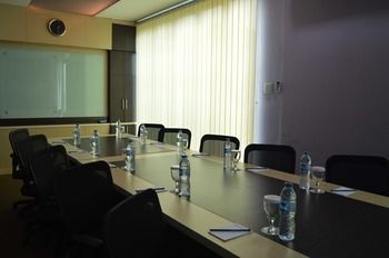 Jusenny Hotel