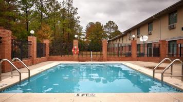 Best Western Plus Two Rivers Hotel & Suites