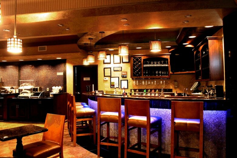 Hotel Best Western Premier Kc Speedway Inn & Suites