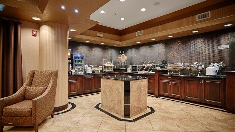Hotel Best Western Premier Kc Speedway Inn & Suites