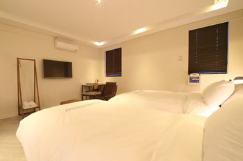 Hotel Stay 53