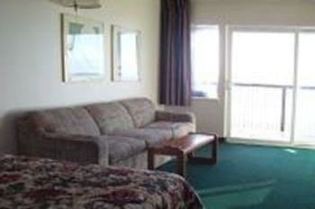 Hotel Cozy Cove Beachfront Resort Inn