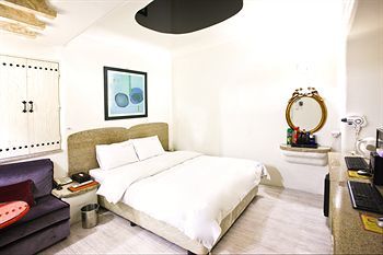 Hotel M