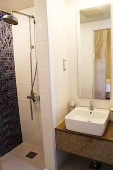 Hotel M