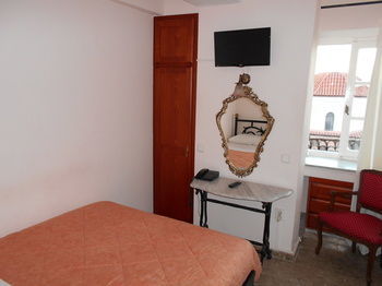 Byron Hotel