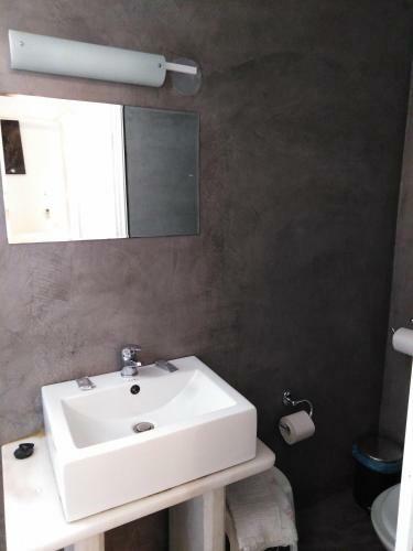 Tonia Hotel