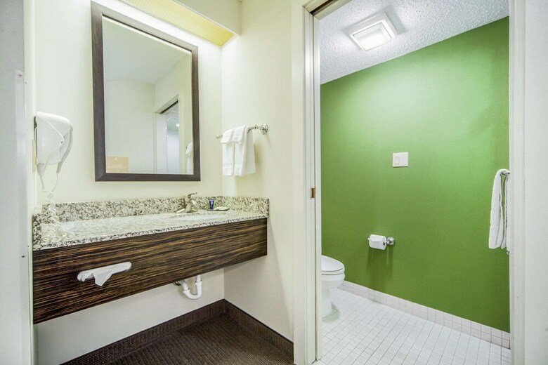 Hotel Sleep Inn And Suites